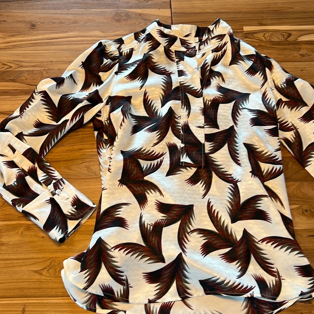 A.L.C.100%silk blouse with beautiful pattern. Size 6. Great condition